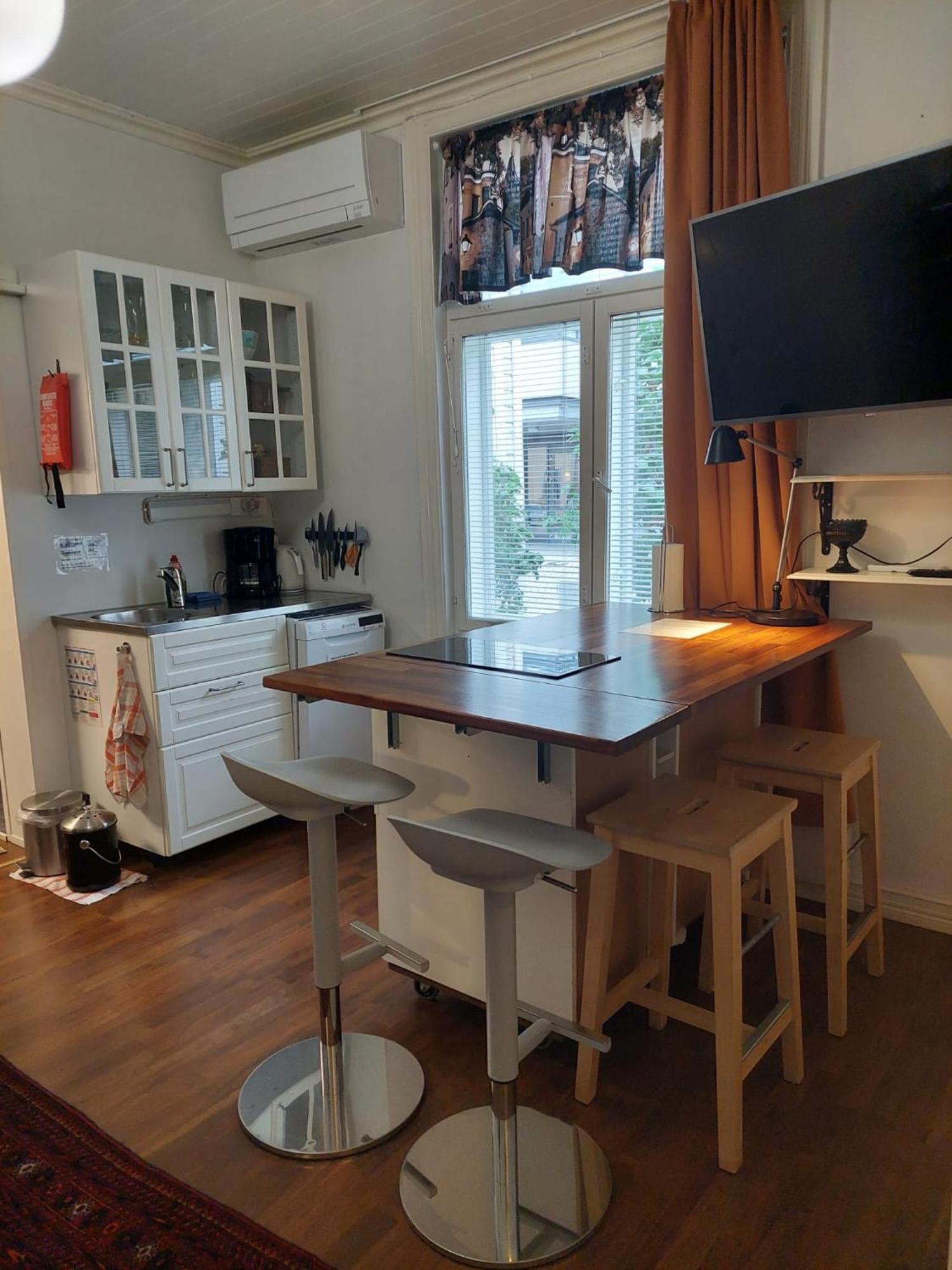 Remontoitu Asunto Vanhassa Talossa - Renovated Apartment At The Heart Of 图尔库 外观 照片